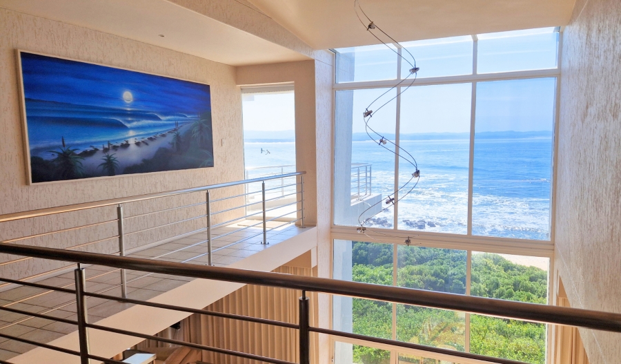 7 Bedroom Property for Sale in Wavecrest Eastern Cape